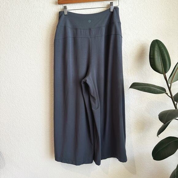 Lululemon Womens Wide Leg Crop Sweatpants Size 6 Lounge Soft Pull-On Athleisure - Picture 4 of 10